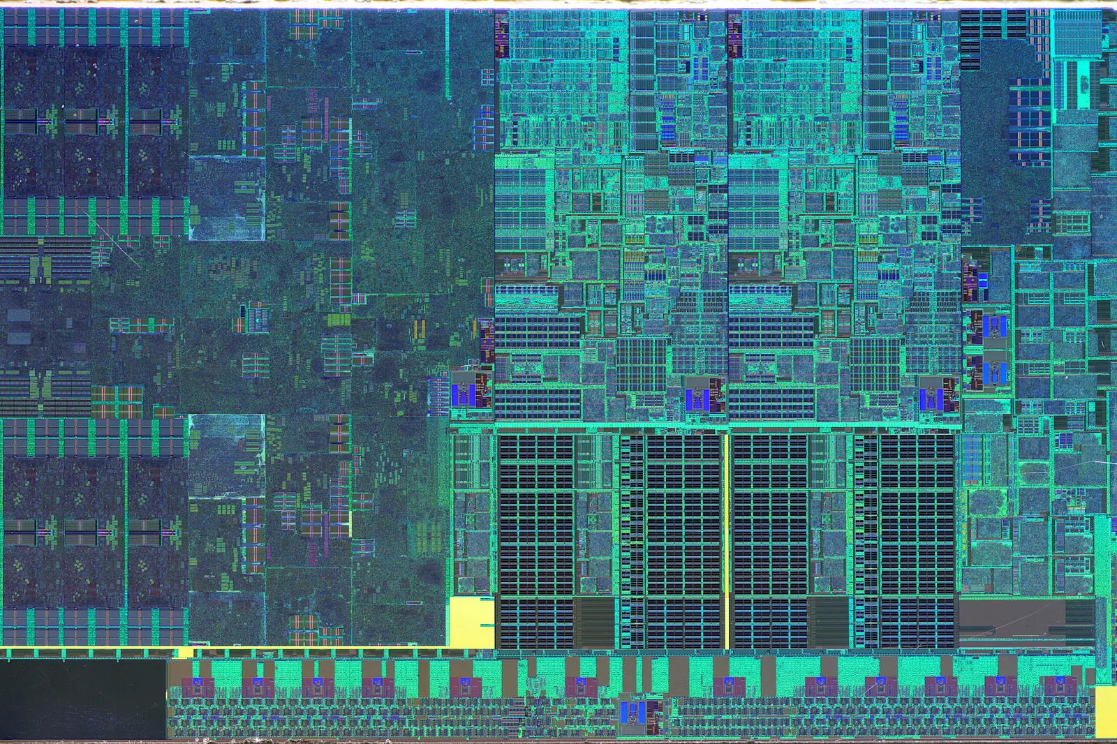 Кристал процесора Intel Core i5-3230M крупним планом